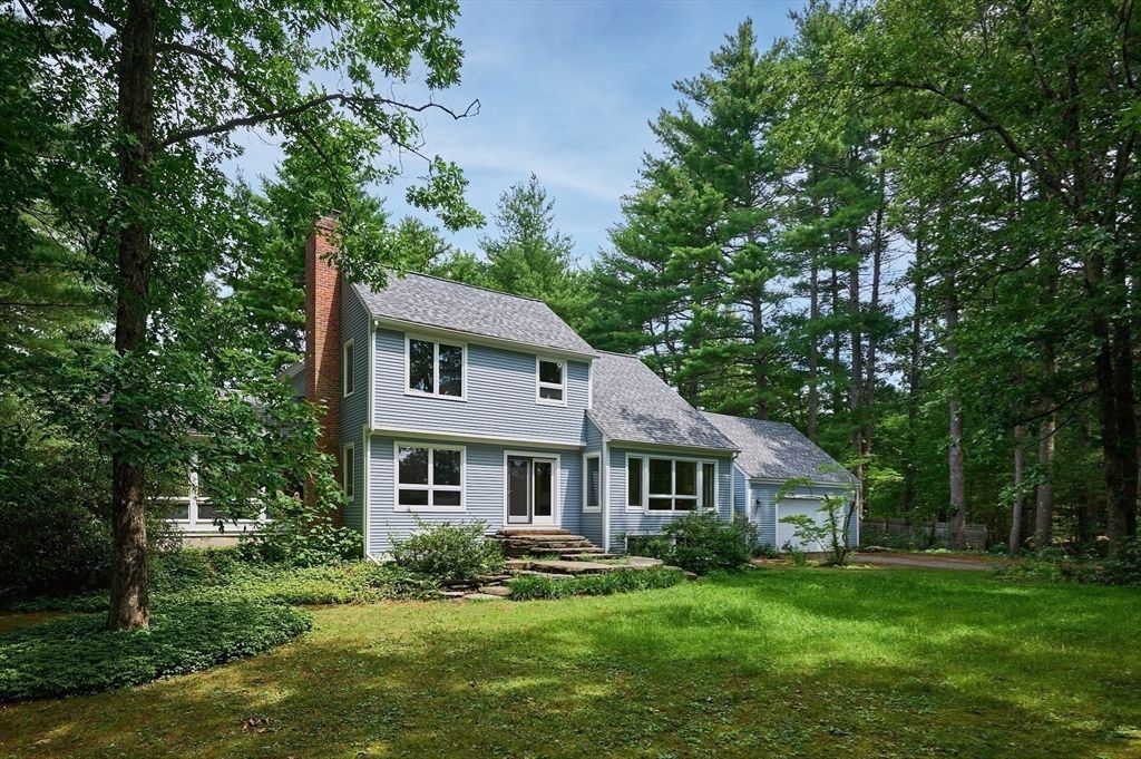 494 Station Rd, Amherst, MA 01002
