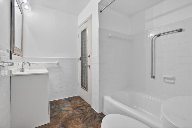 10240 Collins Ave 206, Bal Harbour, FL 33154