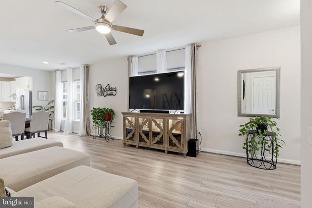 5950 AVERY POINT DR, Fredericksburg, VA 22406