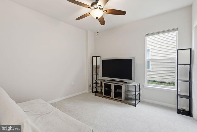 5950 AVERY POINT DR, Fredericksburg, VA 22406