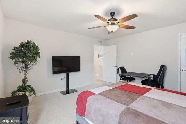 5950 AVERY POINT DR, Fredericksburg, VA 22406