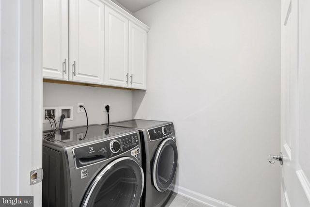 5950 AVERY POINT DR, Fredericksburg, VA 22406