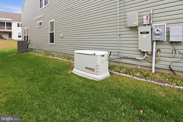 5950 AVERY POINT DR, Fredericksburg, VA 22406