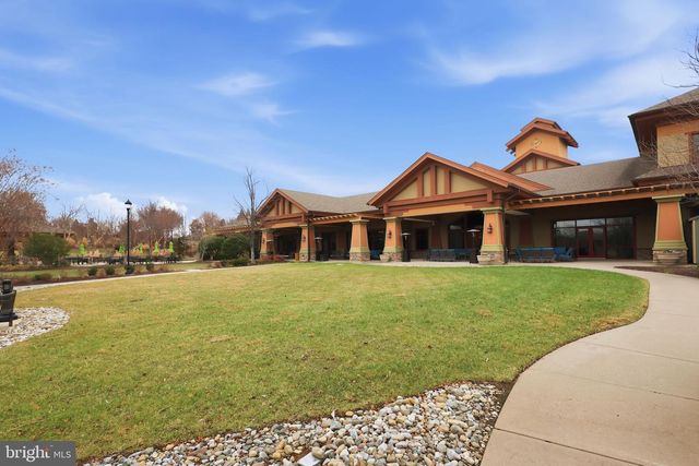 5950 AVERY POINT DR, Fredericksburg, VA 22406