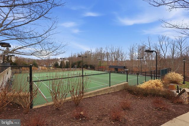 5950 AVERY POINT DR, Fredericksburg, VA 22406