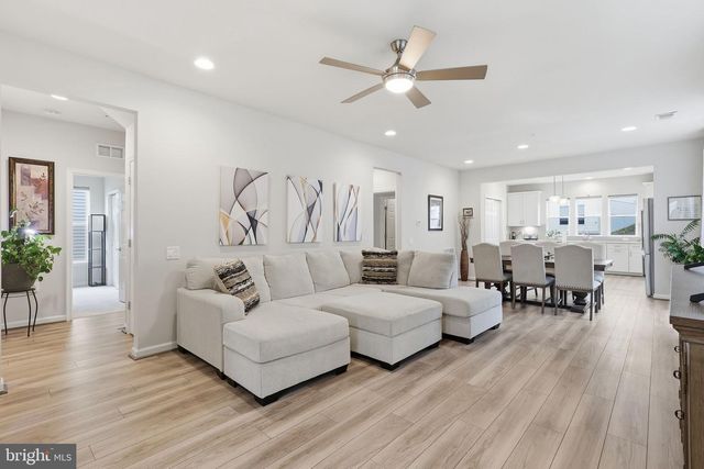 5950 AVERY POINT DR, Fredericksburg, VA 22406