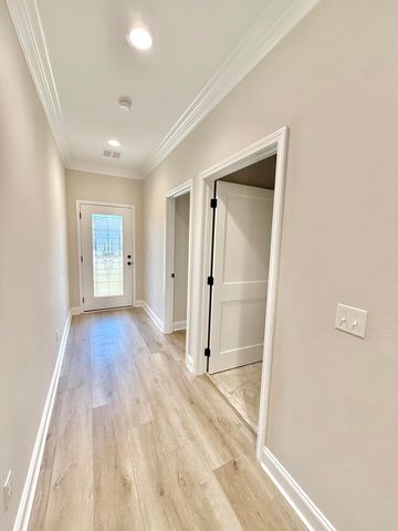 2135 Nina Street, Navarre, FL 32566