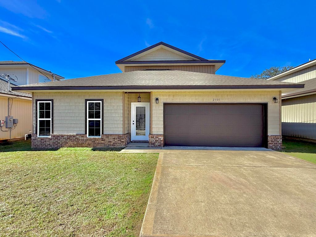 2135 Nina Street, Navarre, FL 32566