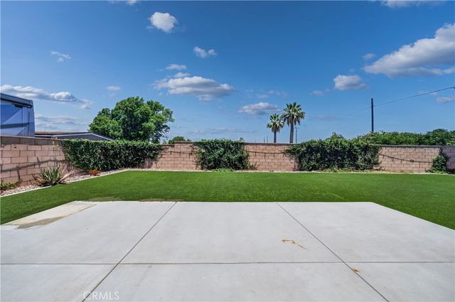 9019 Black Thorn Street, Jurupa Valley, CA 92509