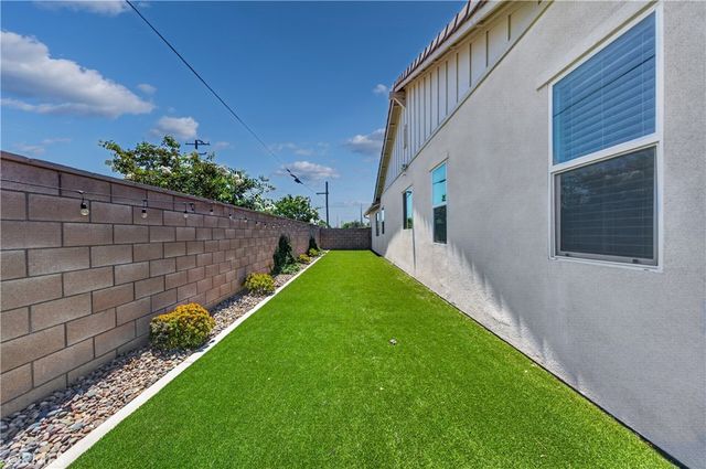 9019 Black Thorn Street, Jurupa Valley, CA 92509
