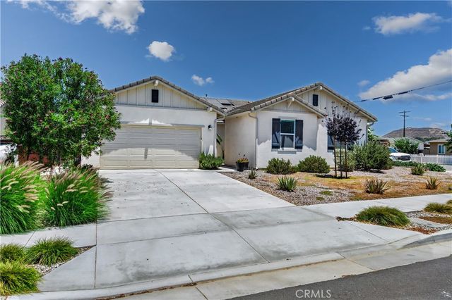 9019 Black Thorn Street, Jurupa Valley, CA 92509
