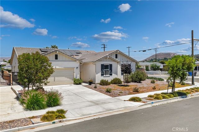 9019 Black Thorn Street, Jurupa Valley, CA 92509