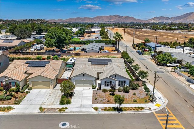 9019 Black Thorn Street, Jurupa Valley, CA 92509