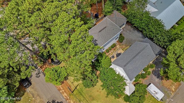 170 E Delaware Avenue, Southern Pines, NC 28387