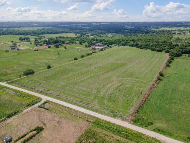 167 Hcr 4105, Covington, TX 76636
