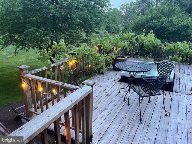 1490 RIVER RD, Upper Black Eddy, PA 18972