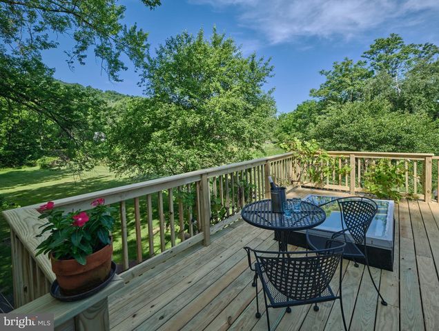 1490 RIVER RD, Upper Black Eddy, PA 18972