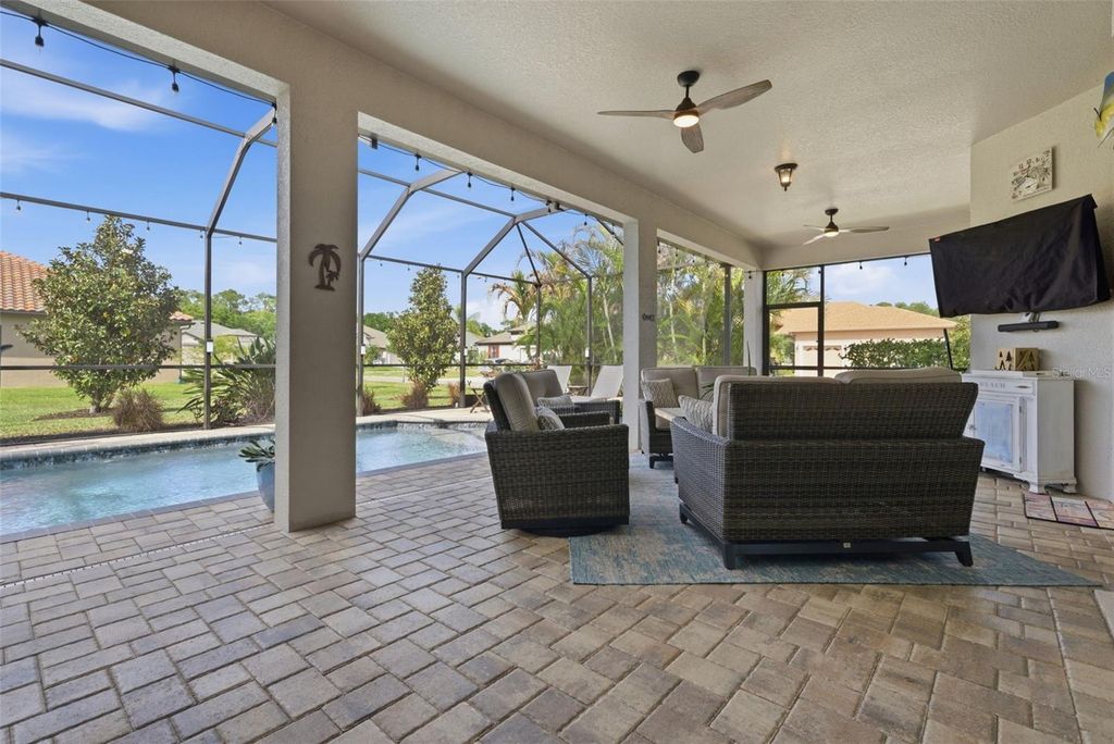 Image 11 of property listing at 3840 CARDENAL AVENUE, Sun City Center, FL 33573