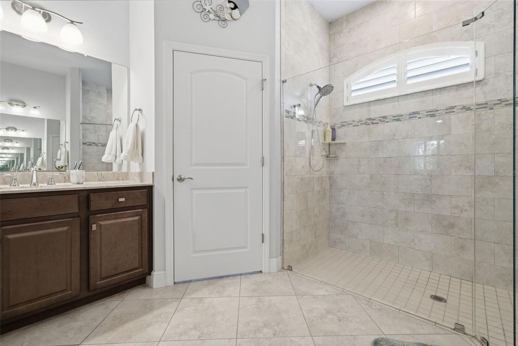 Image 19 of property listing at 3840 CARDENAL AVENUE, Sun City Center, FL 33573