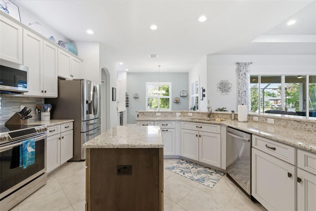 Image 4 of property listing at 3840 CARDENAL AVENUE, Sun City Center, FL 33573