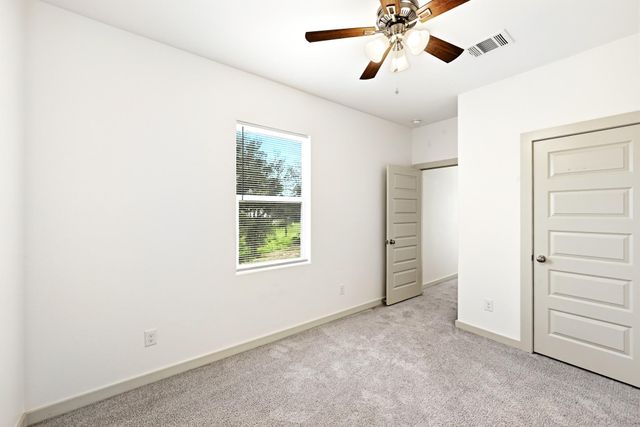 354 Lamaloa LN, Bastrop, TX 78602