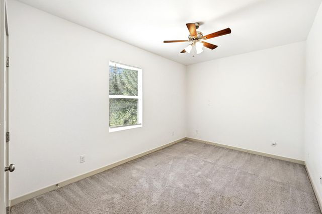 354 Lamaloa LN, Bastrop, TX 78602