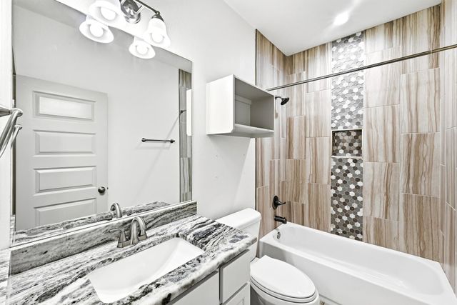 354 Lamaloa LN, Bastrop, TX 78602