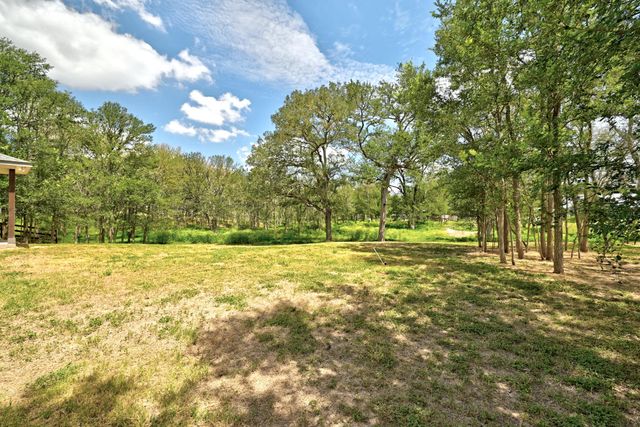 354 Lamaloa LN, Bastrop, TX 78602