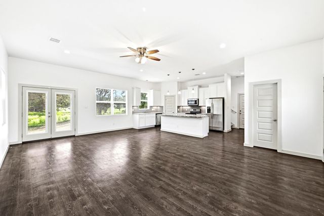 354 Lamaloa LN, Bastrop, TX 78602