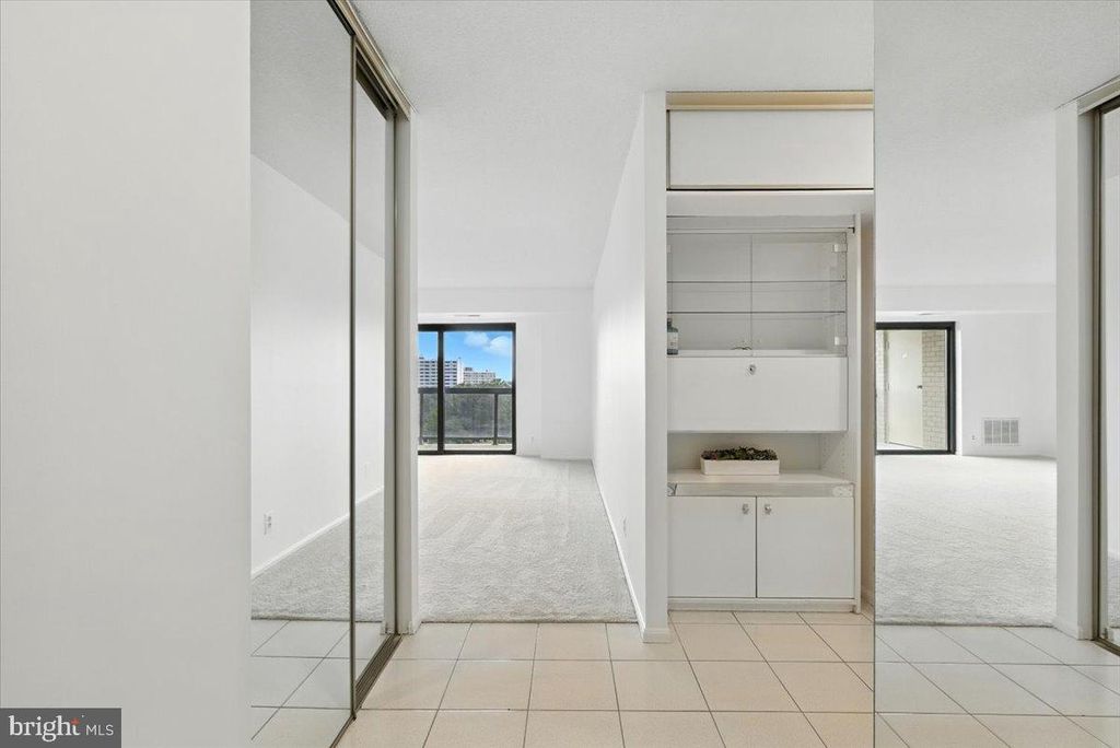 205 YOAKUM PKWY #601, Alexandria, VA 22304