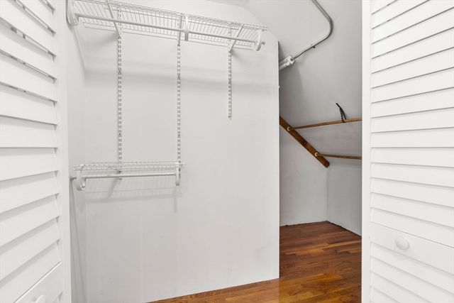 223 Bolton St, Boston, MA 02127