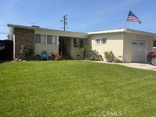 2455 Nipomo, Long Beach, CA 90815