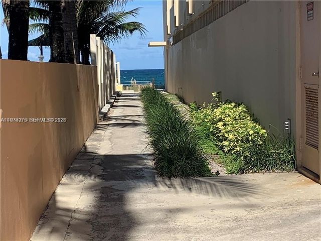 4228 N Ocean Dr 17, Lauderdale By The Sea, FL 33308