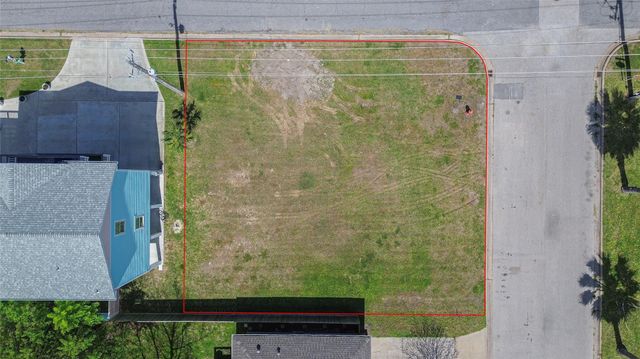 3201 Kleinmann Avenue, Galveston, TX 77551
