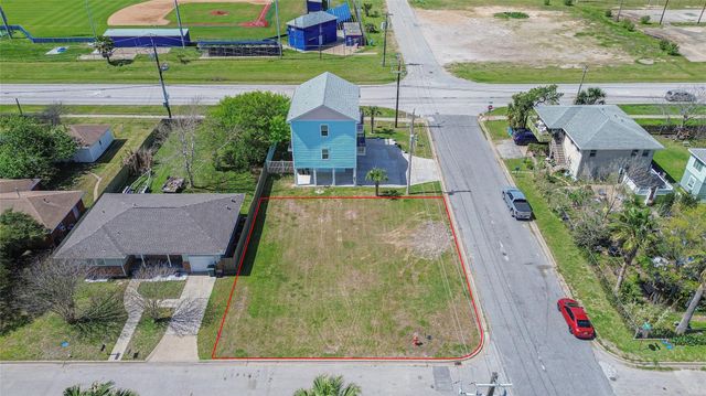 3201 Kleinmann Avenue, Galveston, TX 77551