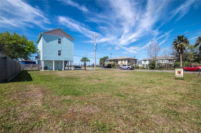 3201 Kleinmann Avenue, Galveston, TX 77551