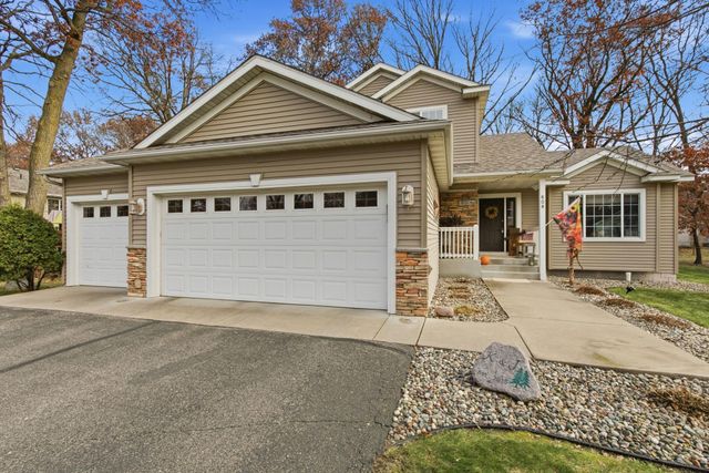 608 Oakwood Drive, Saint Cloud, MN 56304