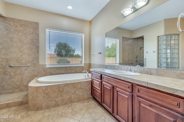 32005 N 16th Avenue, Phoenix, AZ 85085