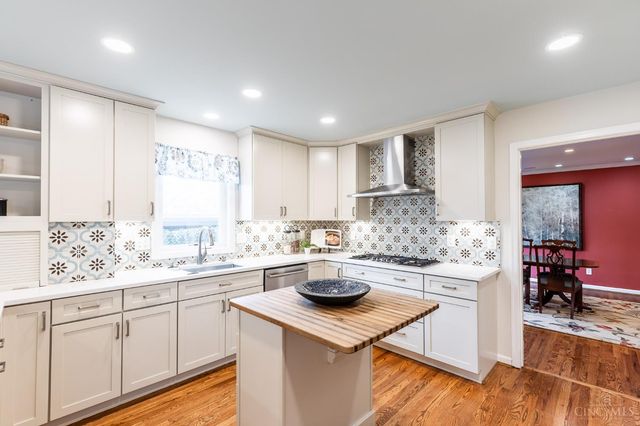 3675 Traskwood Circle, Cincinnati, OH 45208