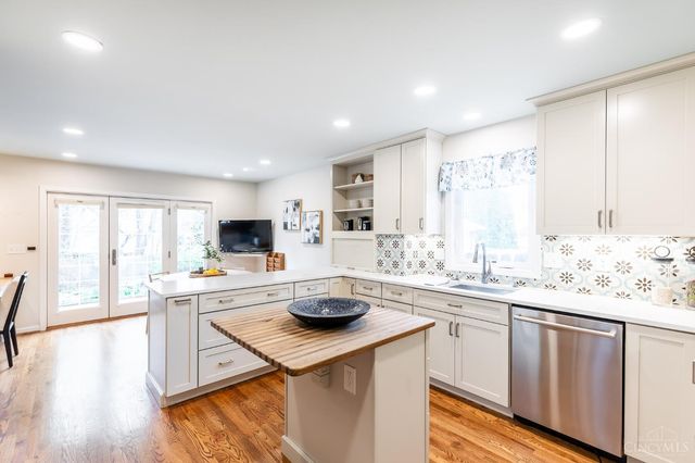 3675 Traskwood Circle, Cincinnati, OH 45208