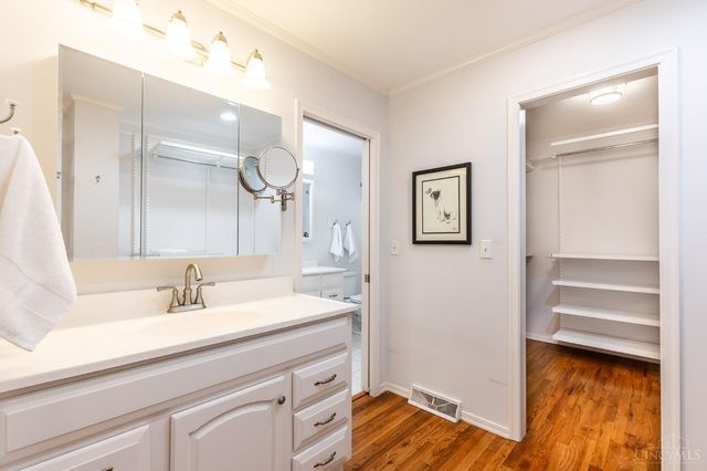 3675 Traskwood Circle, Cincinnati, OH 45208