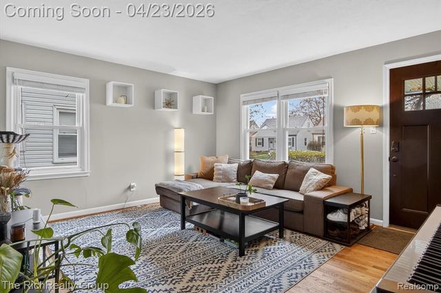 2100 Brockton Avenue, Royal Oak, MI 48067