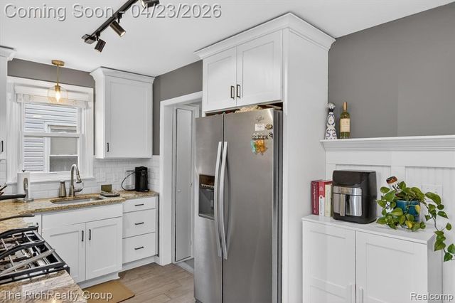 2100 Brockton Avenue, Royal Oak, MI 48067
