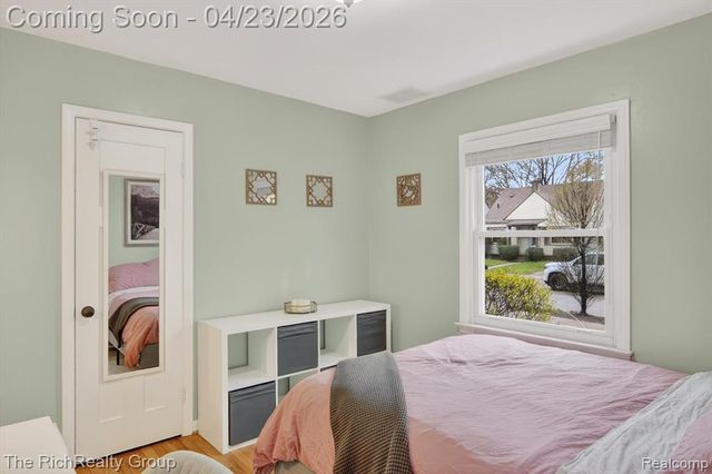 2100 Brockton Avenue, Royal Oak, MI 48067