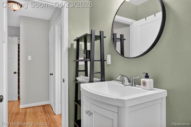 2100 Brockton Avenue, Royal Oak, MI 48067