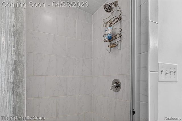 2100 Brockton Avenue, Royal Oak, MI 48067