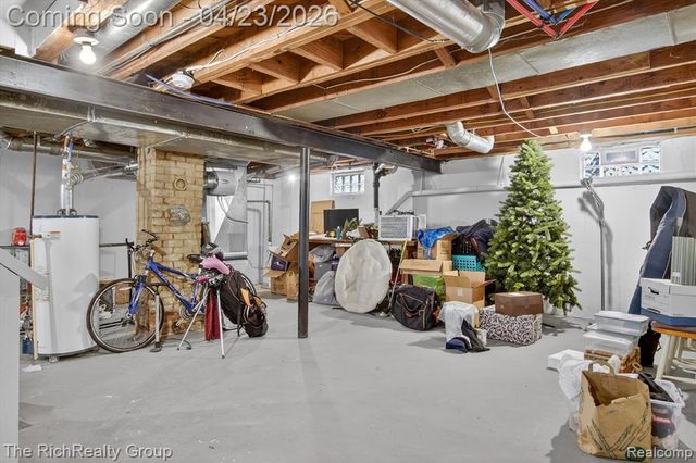 2100 Brockton Avenue, Royal Oak, MI 48067