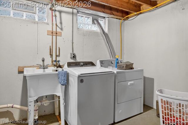 2100 Brockton Avenue, Royal Oak, MI 48067