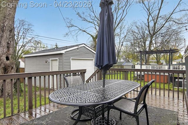 2100 Brockton Avenue, Royal Oak, MI 48067