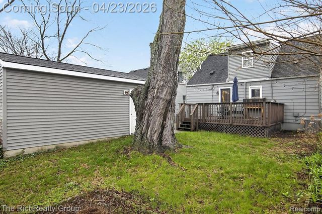 2100 Brockton Avenue, Royal Oak, MI 48067